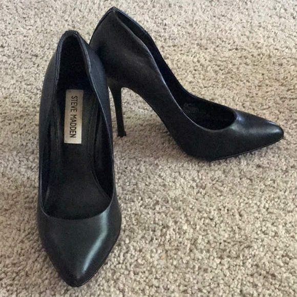 Steve Madden Shoes - Steve Madden black leather pointed toe heels
